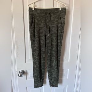 Camo ready to rulu joggers